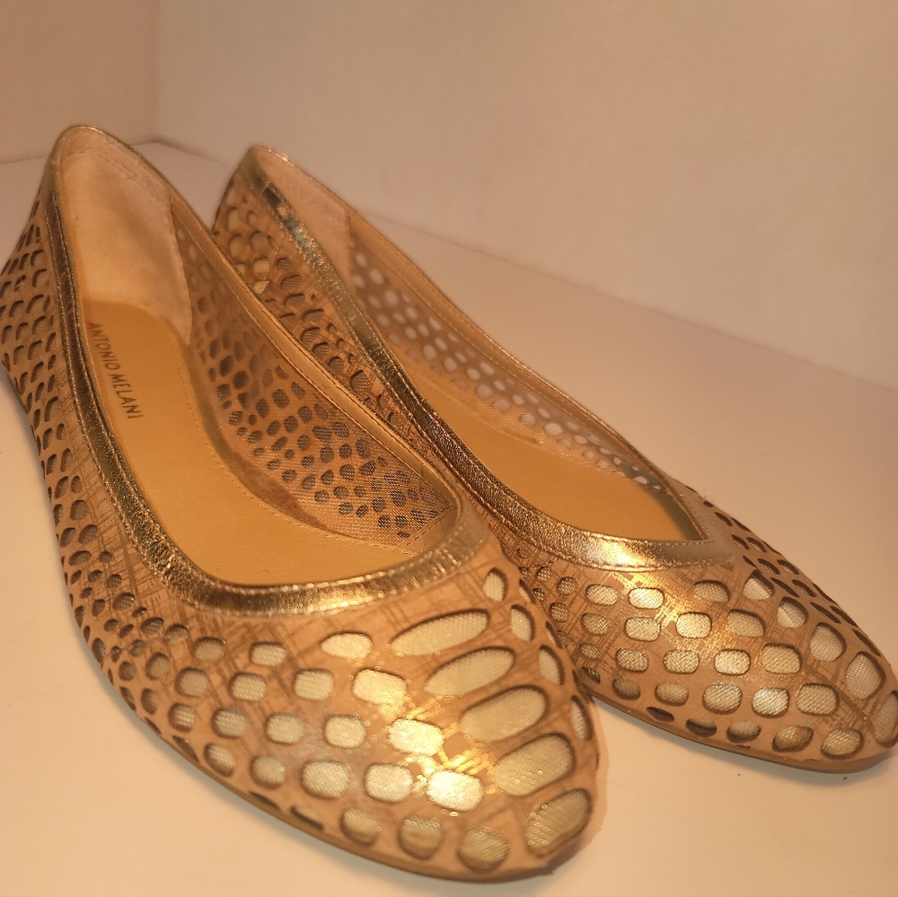 Antonio Melani Gold Besse Perforated Ballet Flats Women's Size 8Mp